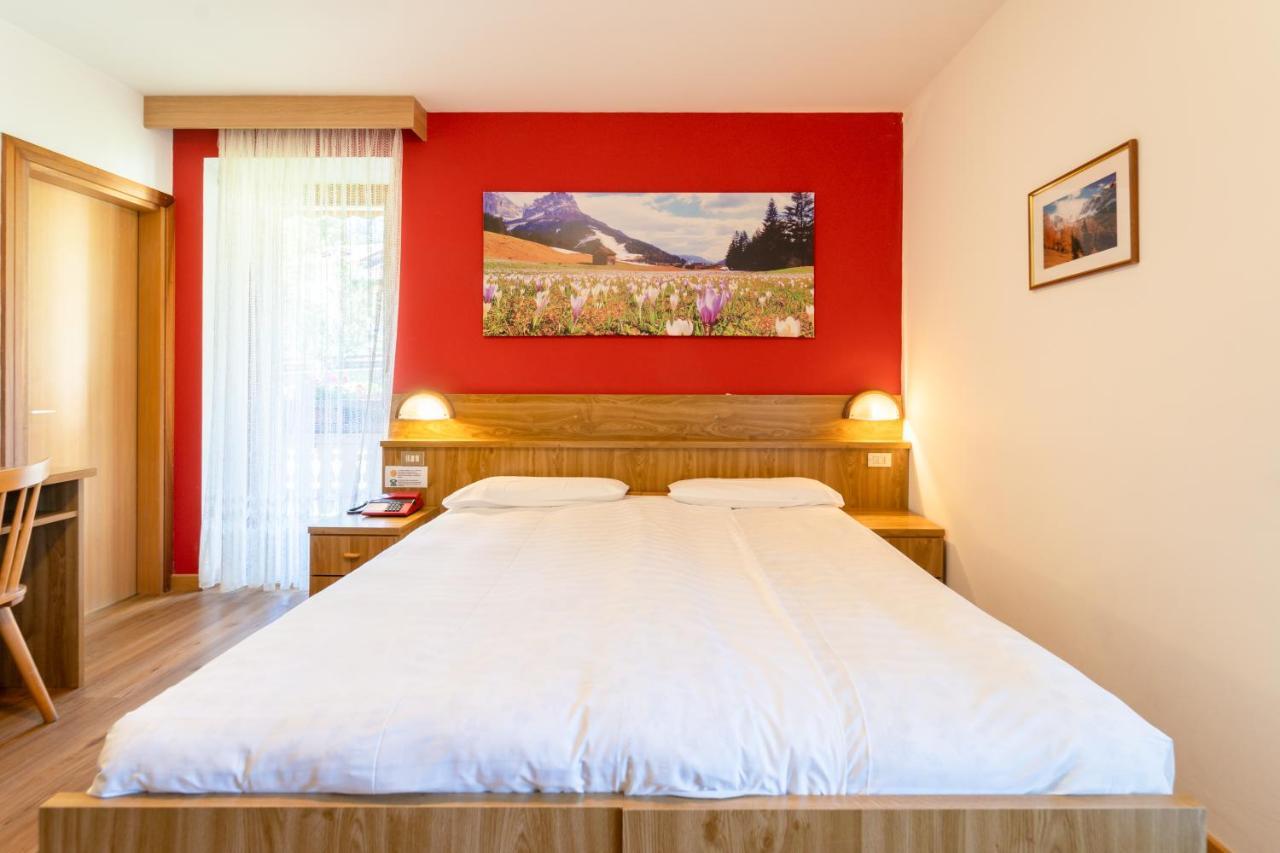 Berg Hotel Latemar Spitze วีโก ดี ฟาสซา ภายนอก รูปภาพ
