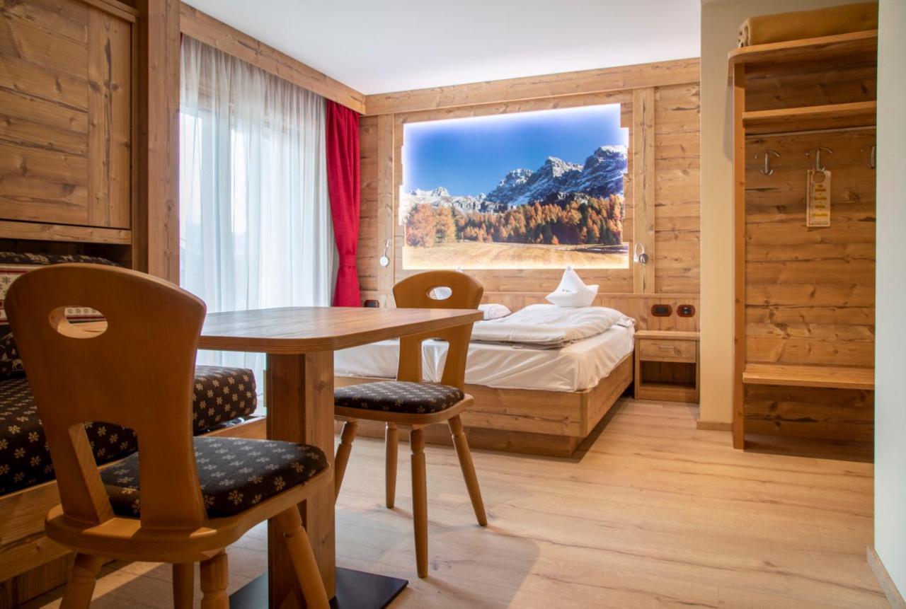 Berg Hotel Latemar Spitze วีโก ดี ฟาสซา ภายนอก รูปภาพ