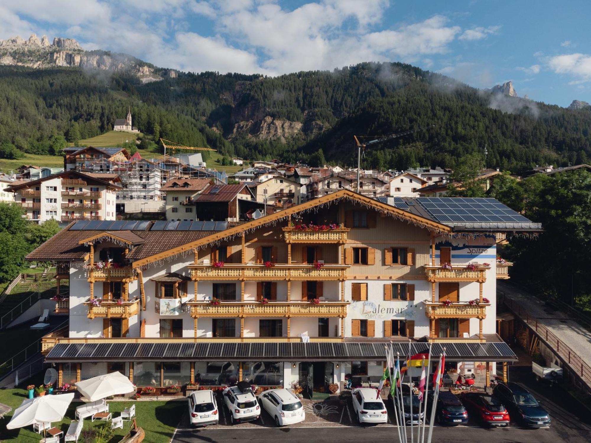 Berg Hotel Latemar Spitze วีโก ดี ฟาสซา ภายนอก รูปภาพ