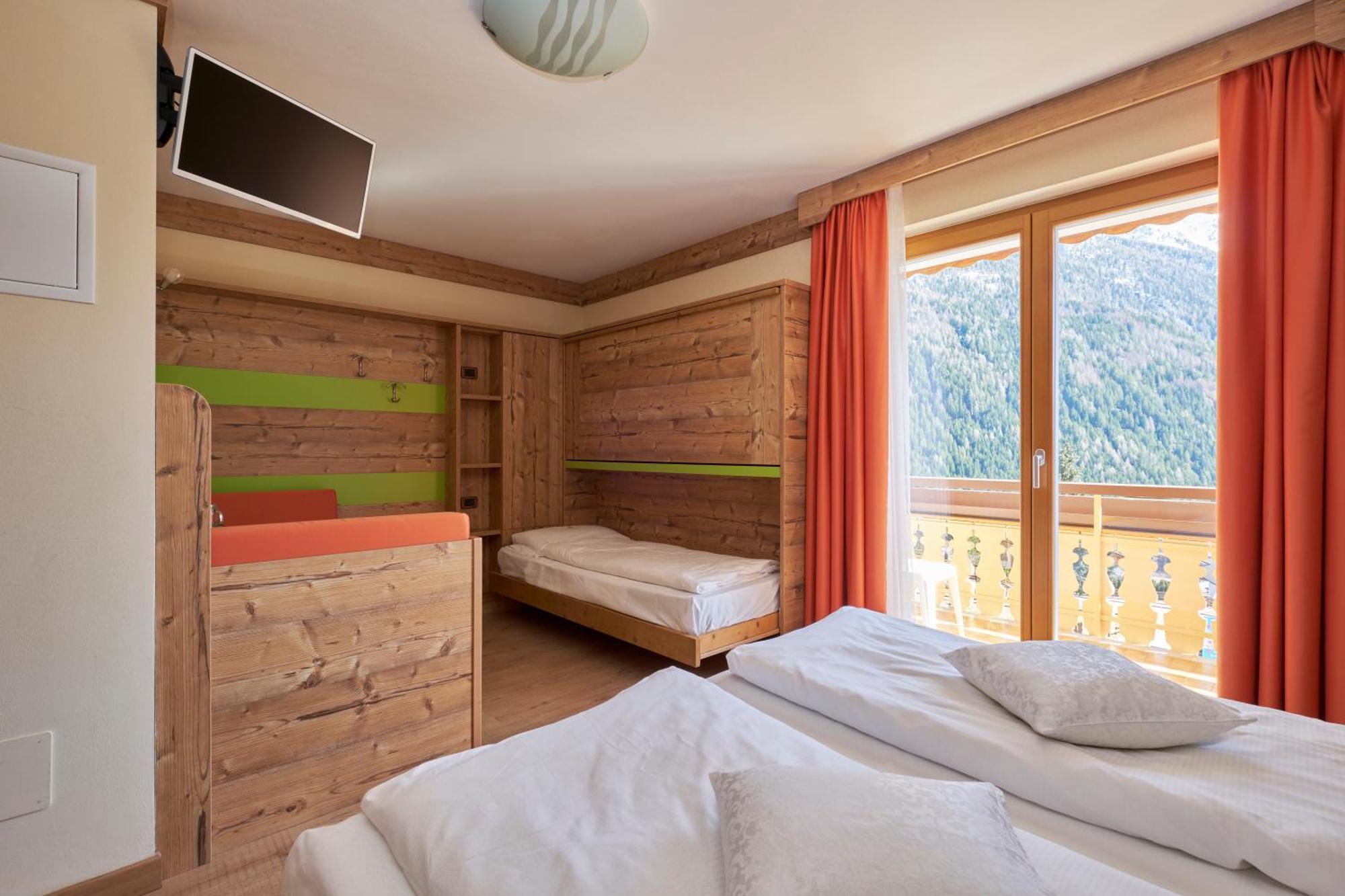 Berg Hotel Latemar Spitze วีโก ดี ฟาสซา ภายนอก รูปภาพ