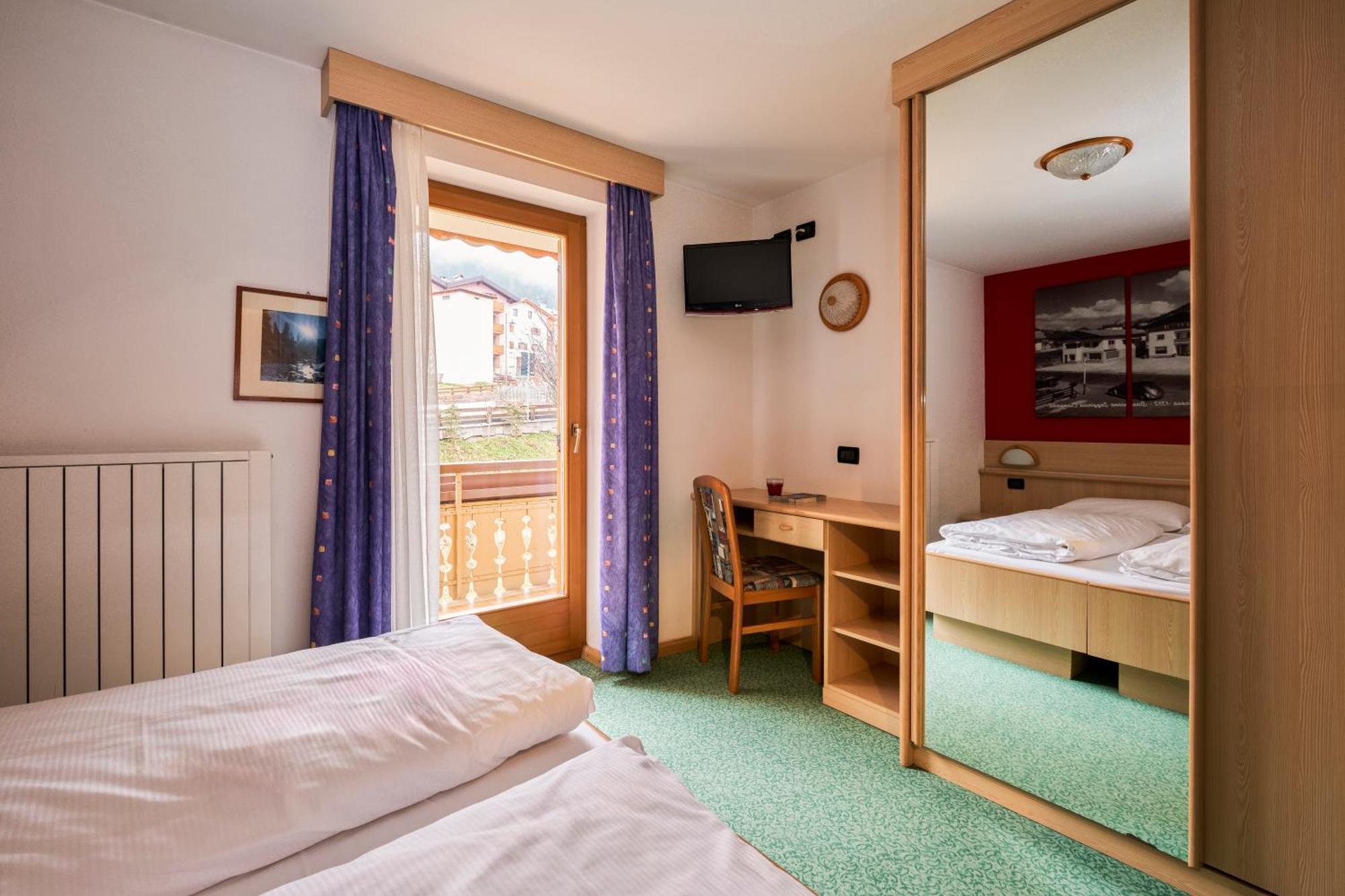 Berg Hotel Latemar Spitze วีโก ดี ฟาสซา ภายนอก รูปภาพ