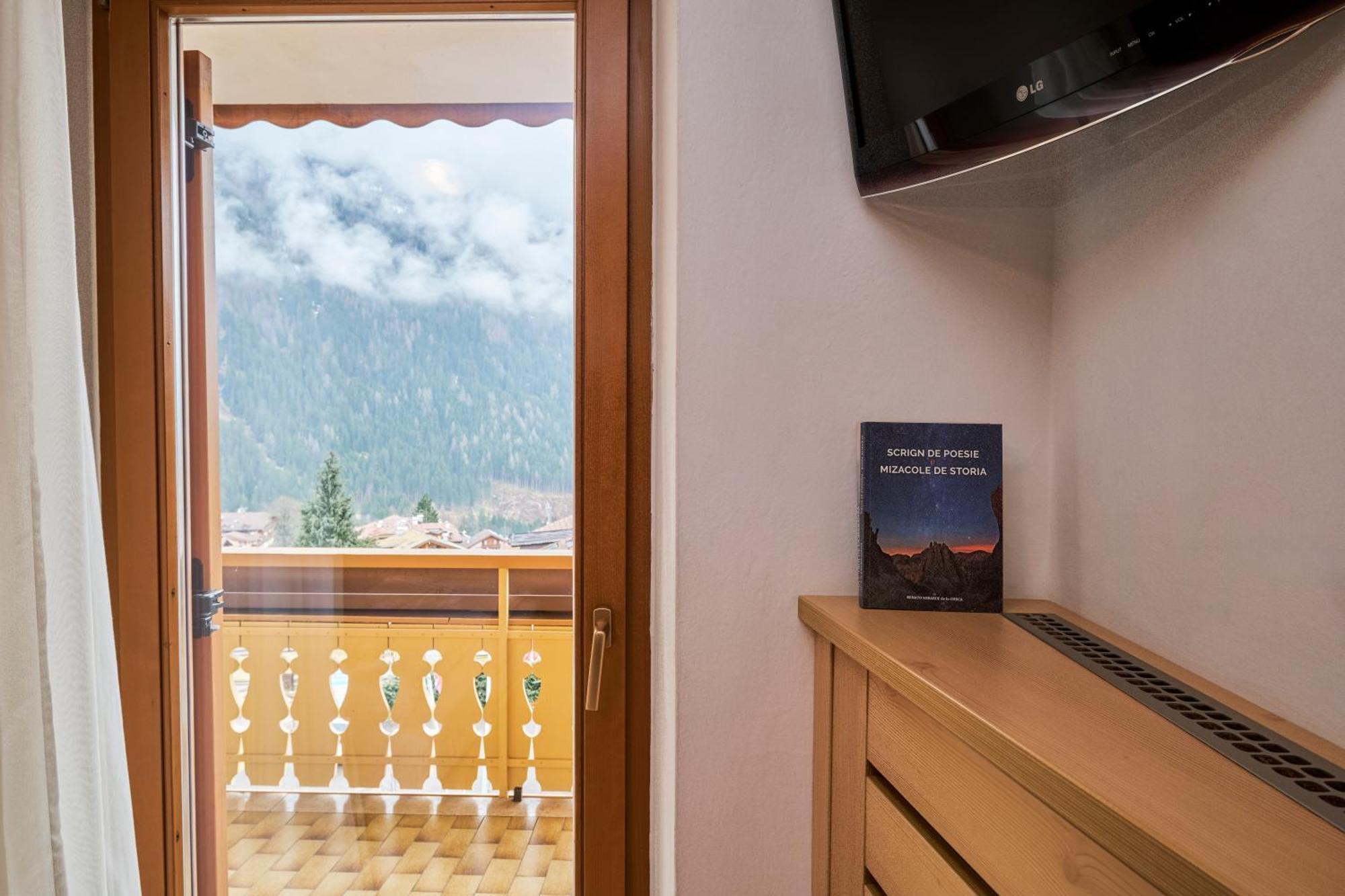 Berg Hotel Latemar Spitze วีโก ดี ฟาสซา ภายนอก รูปภาพ