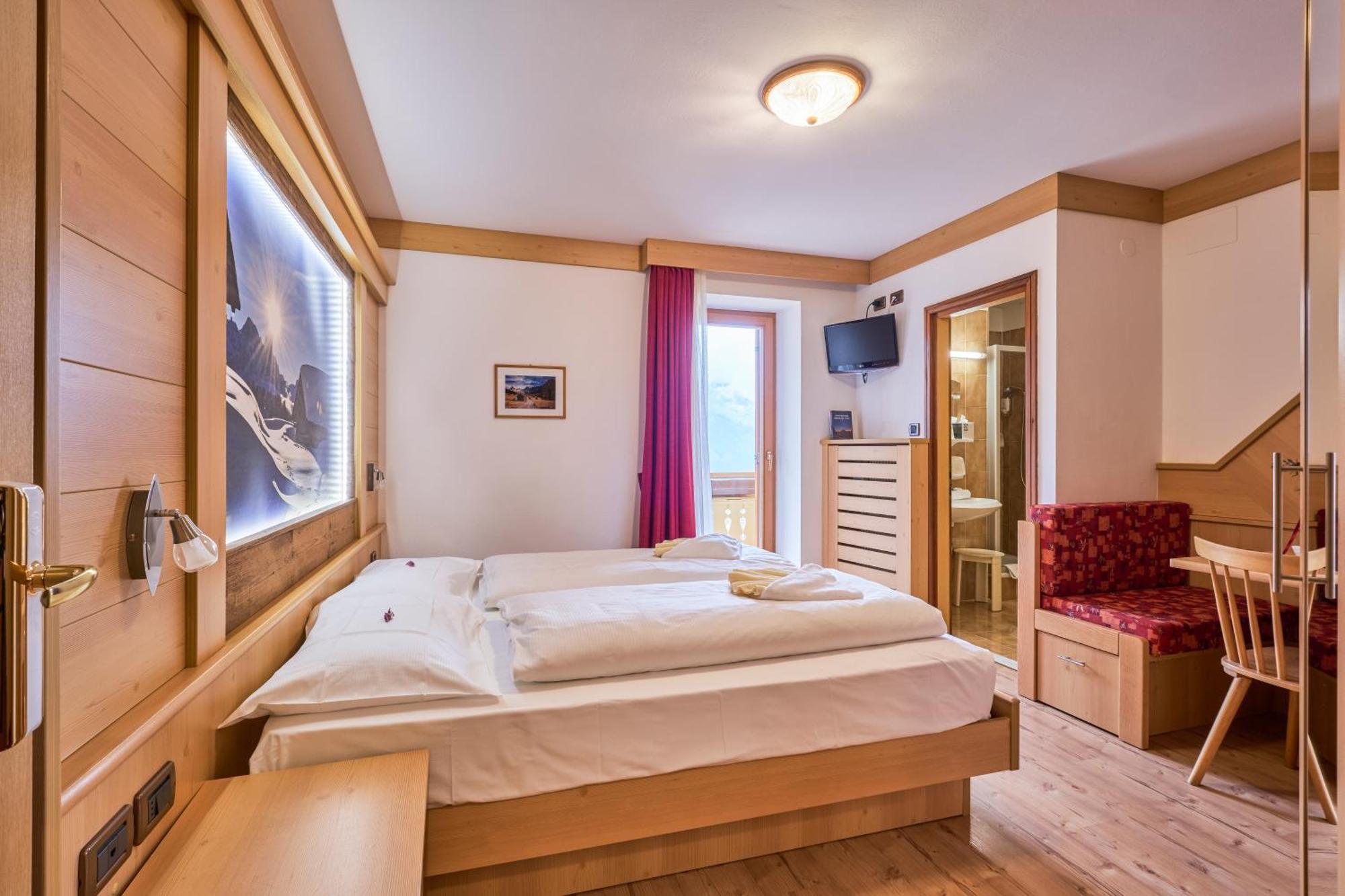 Berg Hotel Latemar Spitze วีโก ดี ฟาสซา ภายนอก รูปภาพ