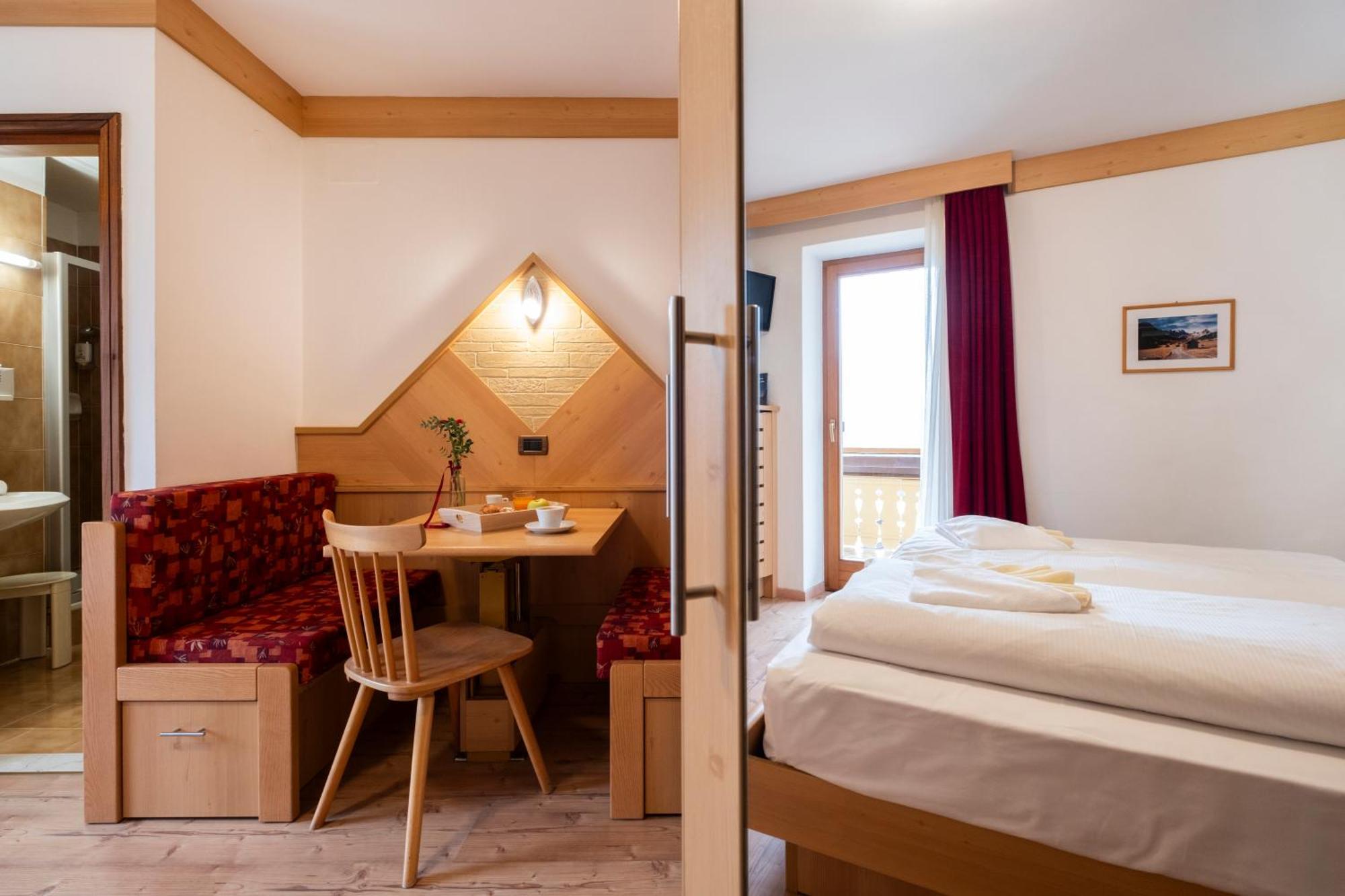 Berg Hotel Latemar Spitze วีโก ดี ฟาสซา ภายนอก รูปภาพ