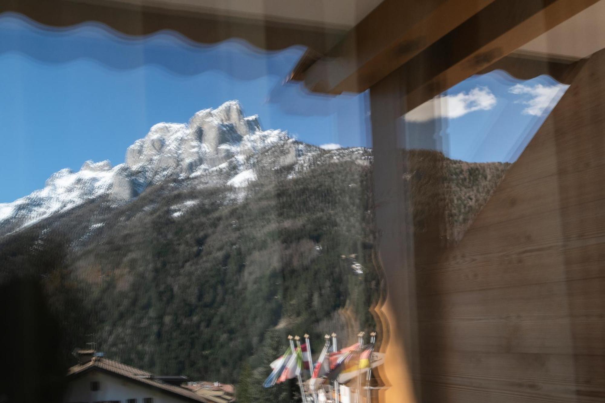 Berg Hotel Latemar Spitze วีโก ดี ฟาสซา ภายนอก รูปภาพ