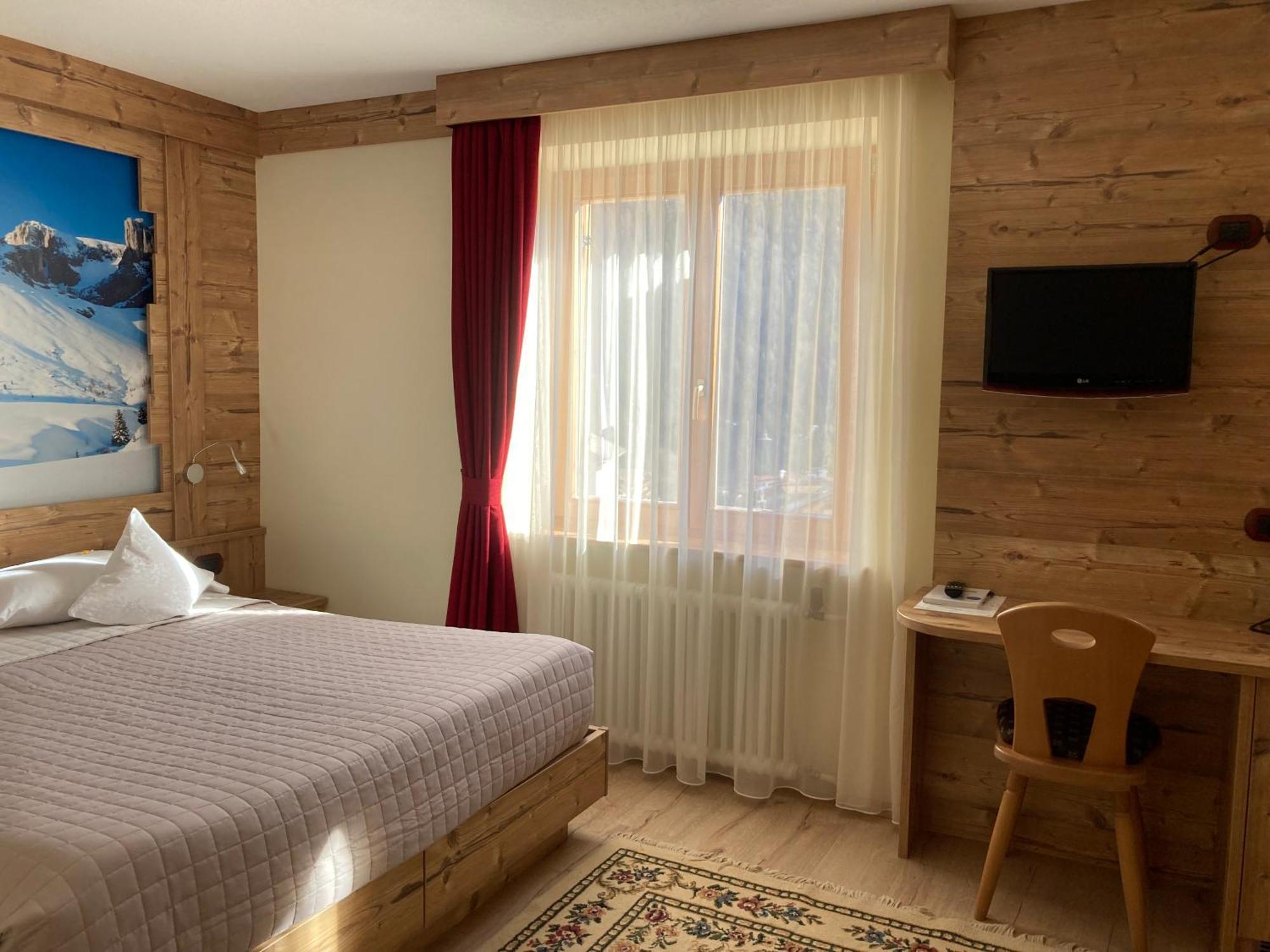 Berg Hotel Latemar Spitze วีโก ดี ฟาสซา ภายนอก รูปภาพ