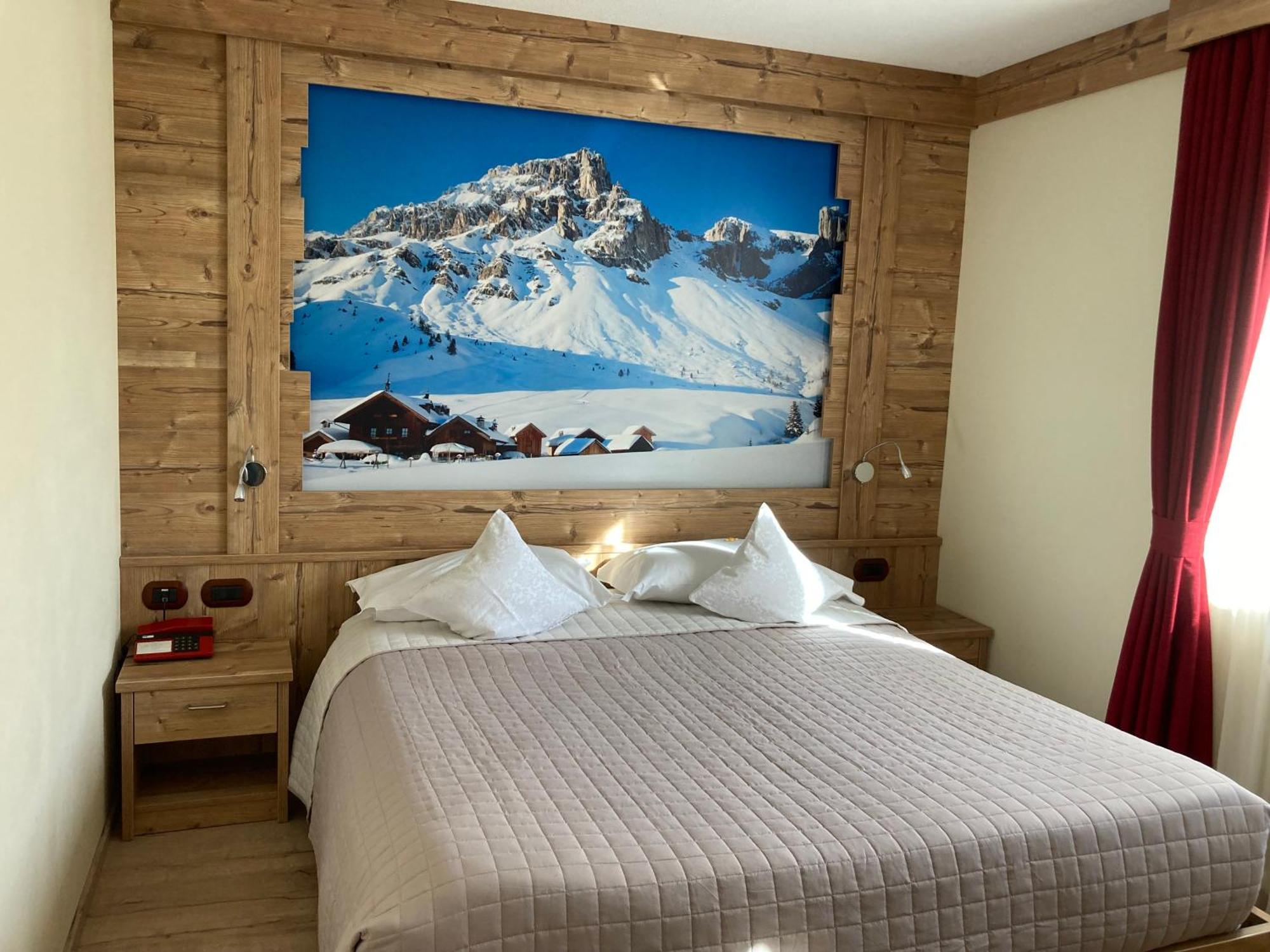 Berg Hotel Latemar Spitze วีโก ดี ฟาสซา ภายนอก รูปภาพ